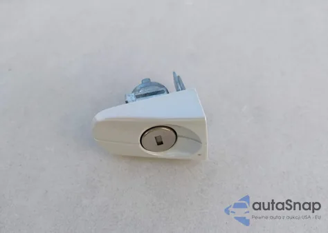 2013 Ford Focus Electric z USA, uszkodzony, nr VIN 1FADP3R42DL126018